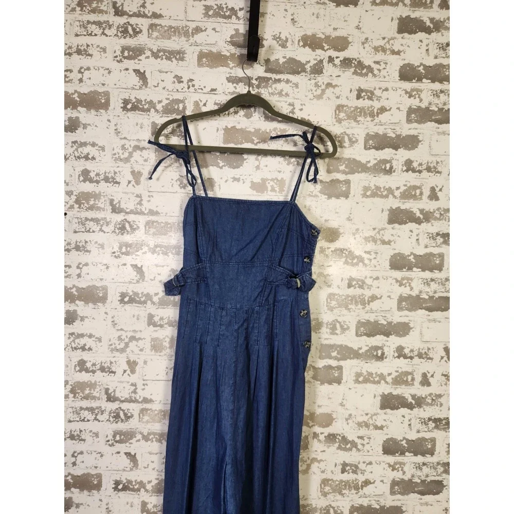 Free People Denim Jumpsuit Size 10 Blue Wide Leg Tie Strap Smocked Boho Festival - Picture 2 of 15